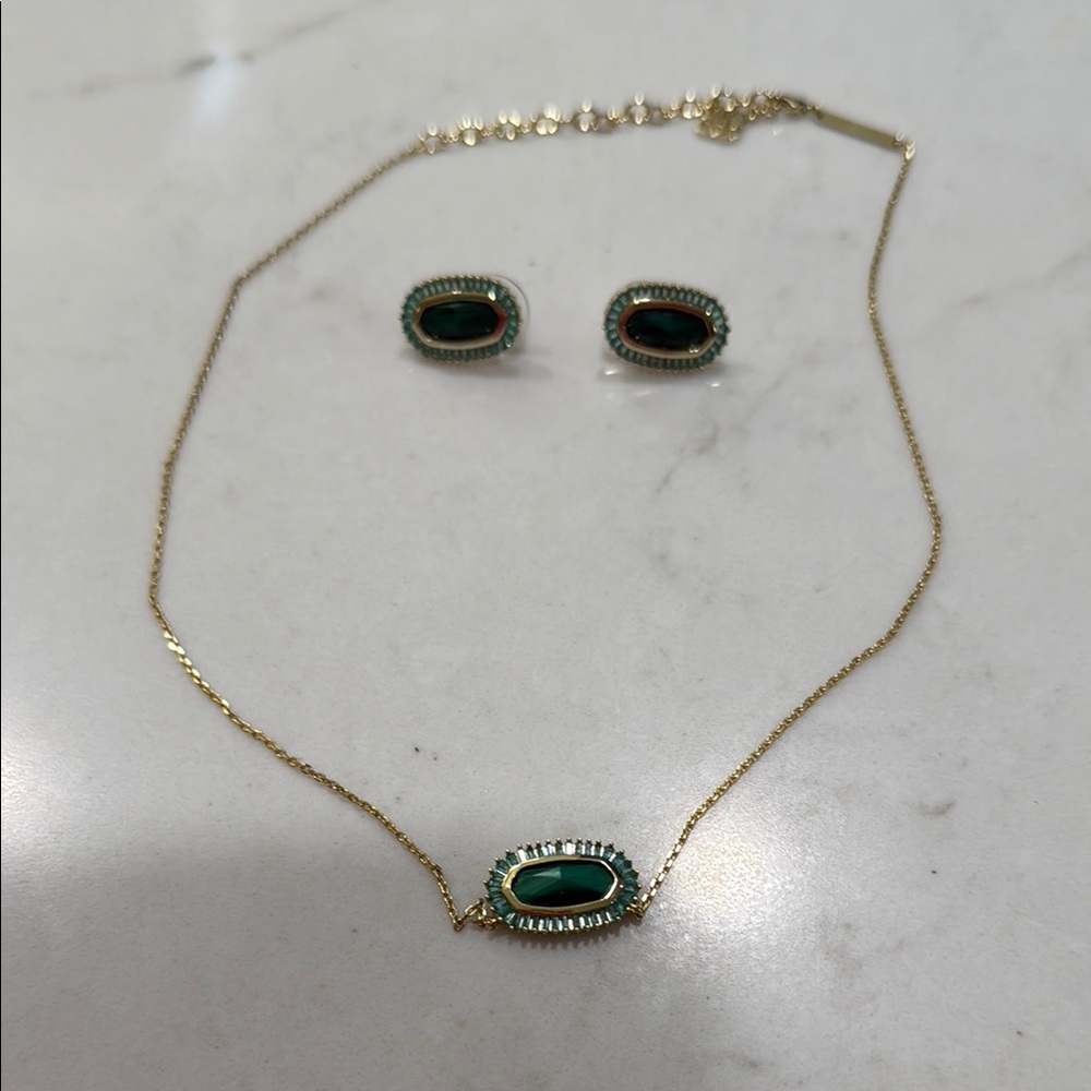 Elegant Green and Gold Jewelry Set